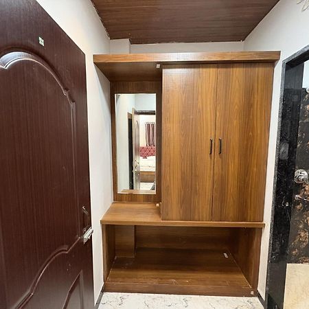 Shree Trilokeshwar Guest House Уджайн Екстериор снимка