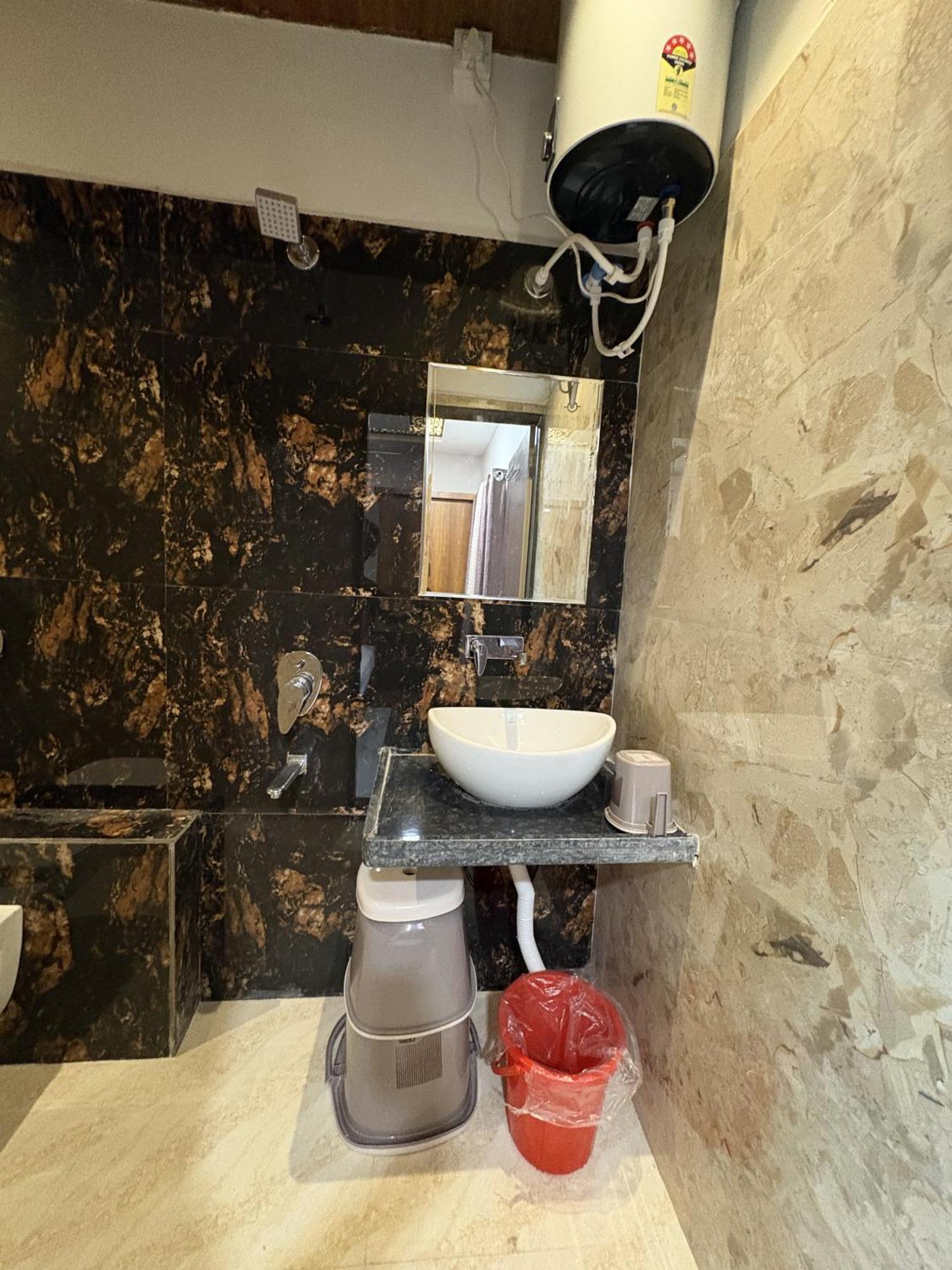 Shree Trilokeshwar Guest House Уджайн Екстериор снимка